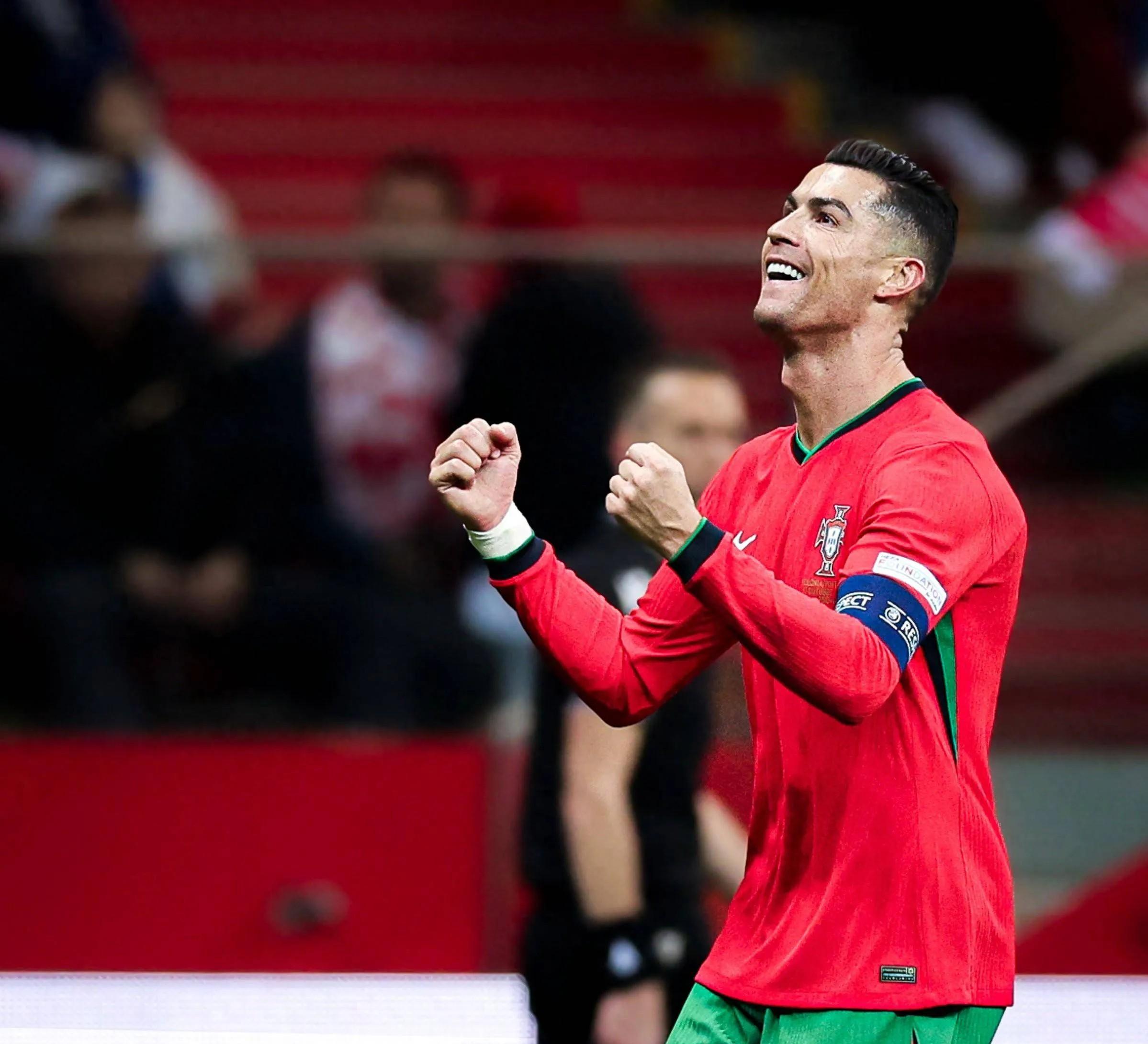 九游娱乐-C罗在巴黎圣日耳曼比赛中险胜杜兰特关键节点势不可挡，现场解说直呼：浙江队关键时刻门线救险